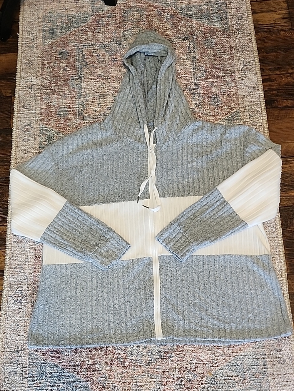 Source Unknown Gray & White Hooded Rib-Knit Cardigan